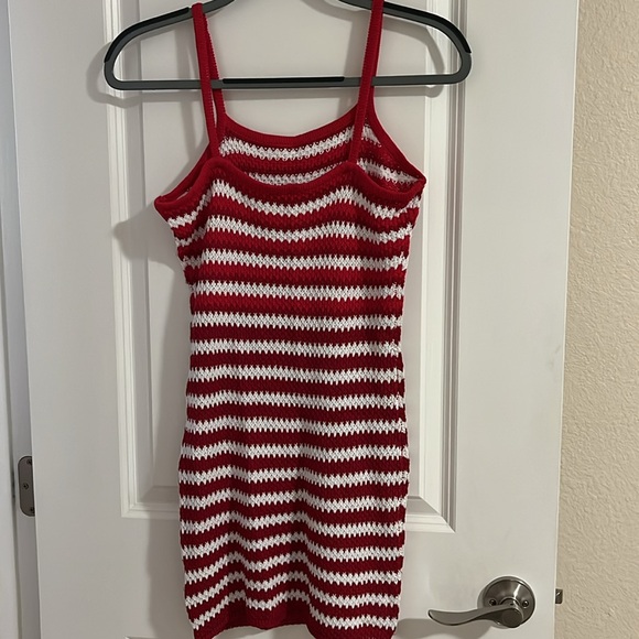 Red & White Striped Sundress Size Small - Perfect for 4th of July - Picture 4 of 4